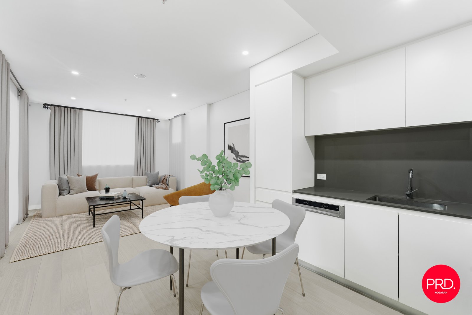 902/44 Regent Street KOGARAH 2