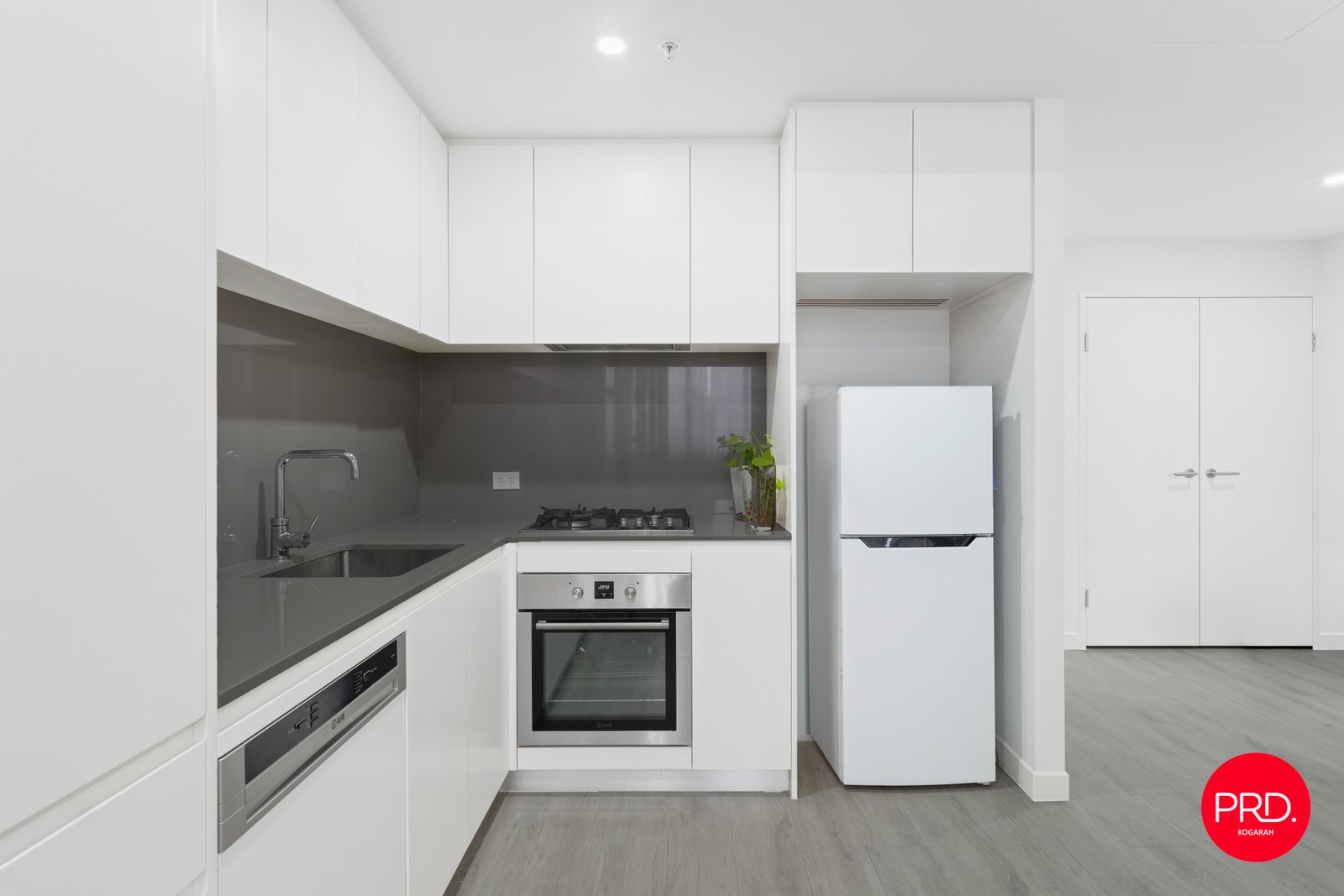 902/44 Regent Street KOGARAH 6