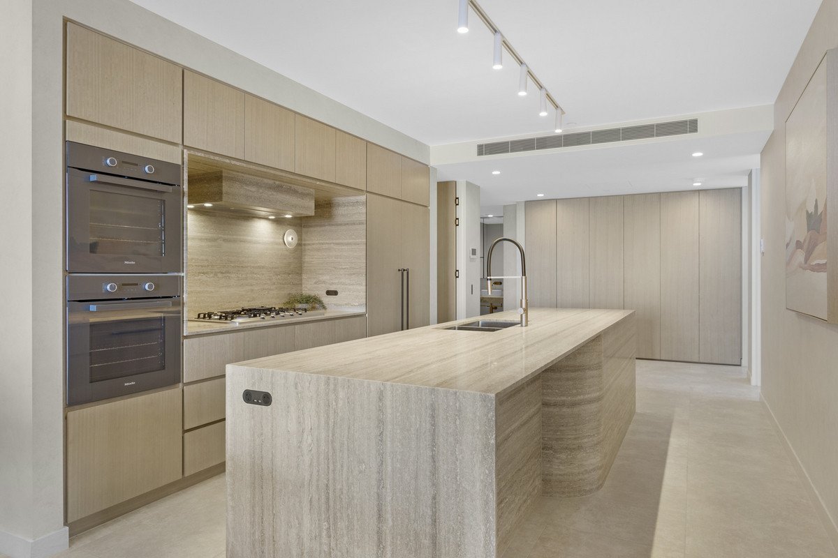 902/58 The Esplanade Burleigh Heads 5