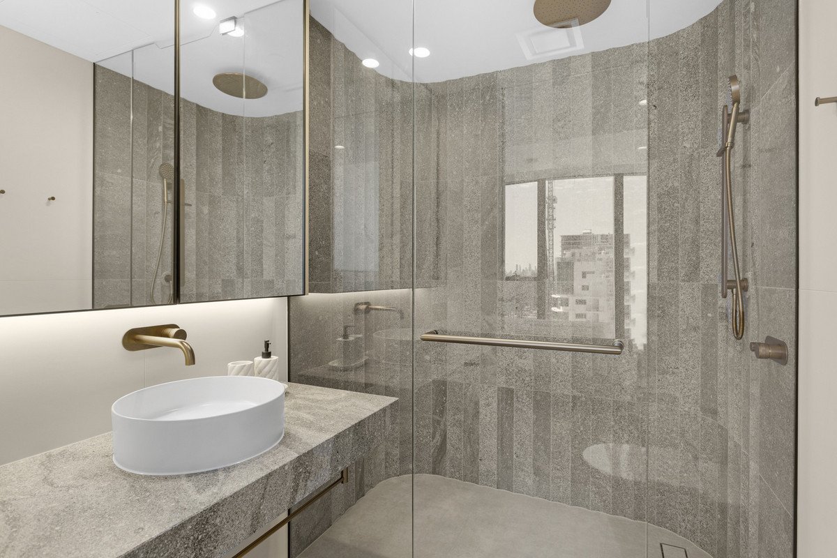 902/58 The Esplanade Burleigh Heads 16