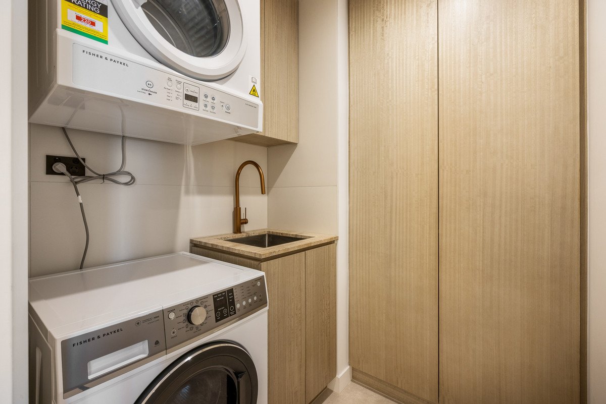 902/58 The Esplanade Burleigh Heads 18