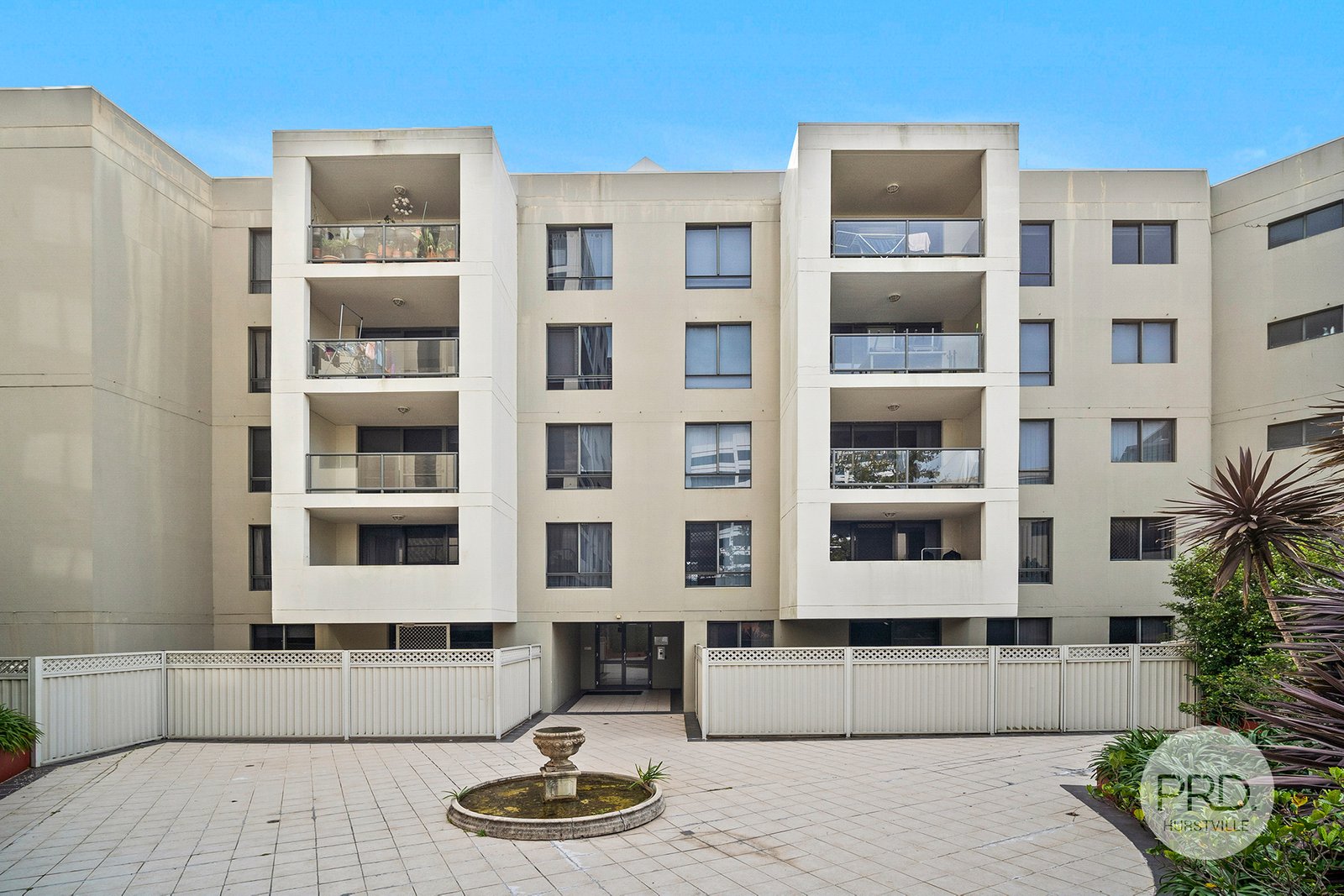 90/323 Forest Road HURSTVILLE 2