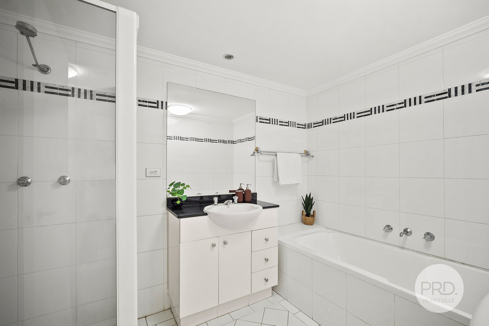 90/323 Forest Road HURSTVILLE 6