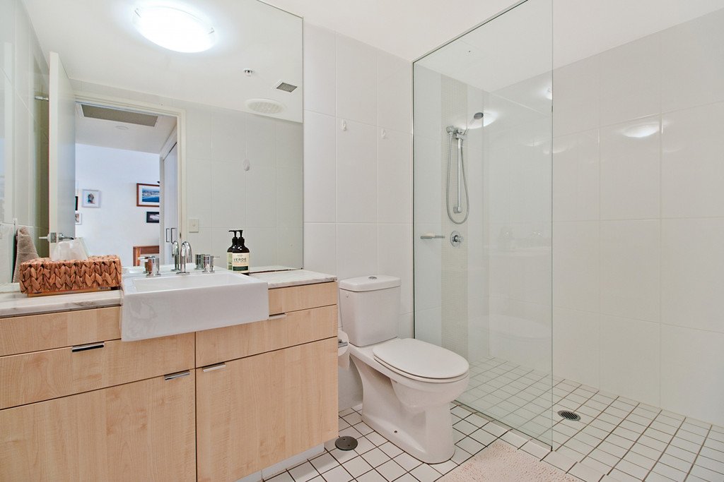 905/3 Mclean St  COOLANGATTA 9