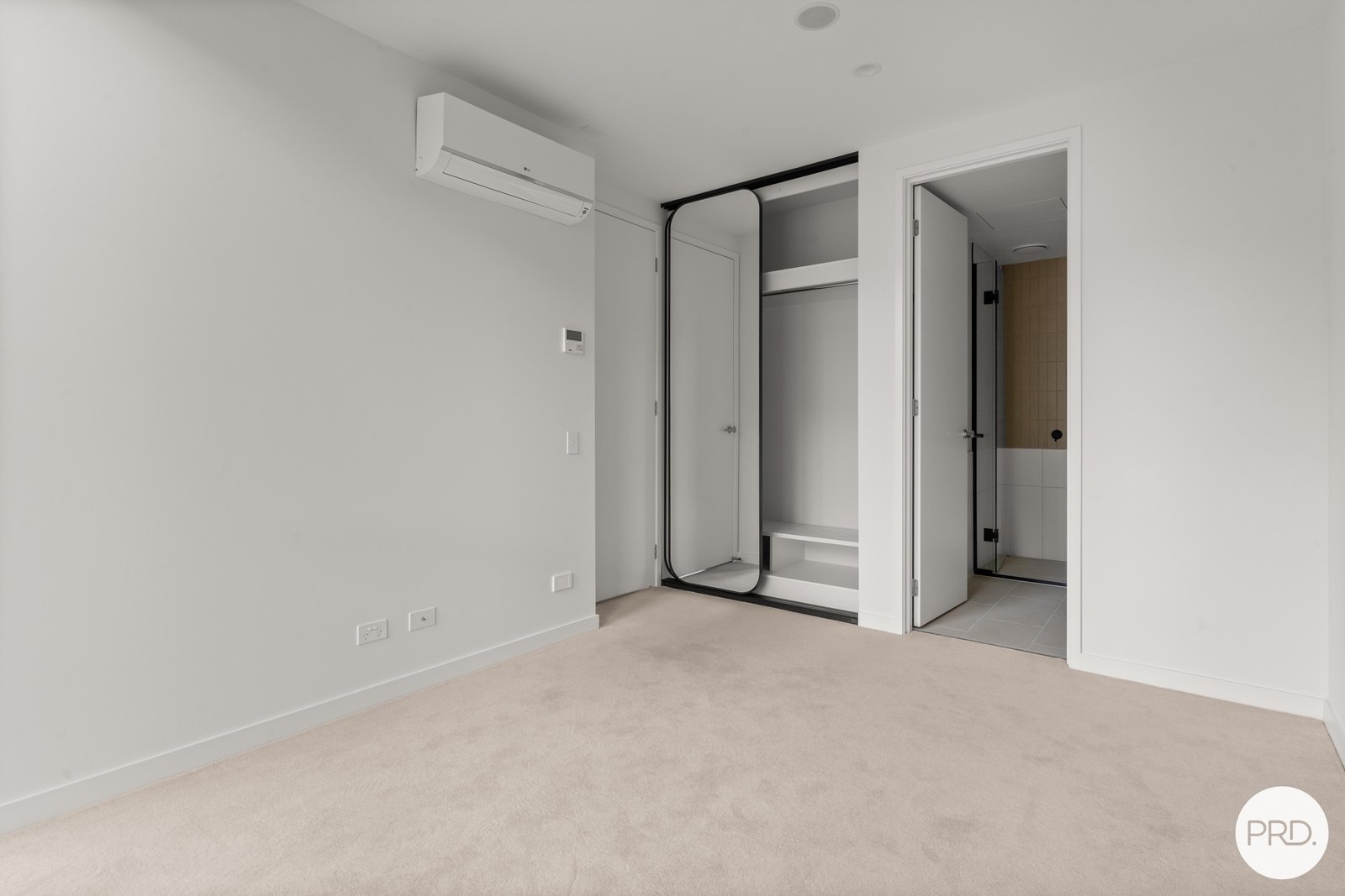 906/138 Spencer Street MELBOURNE 4