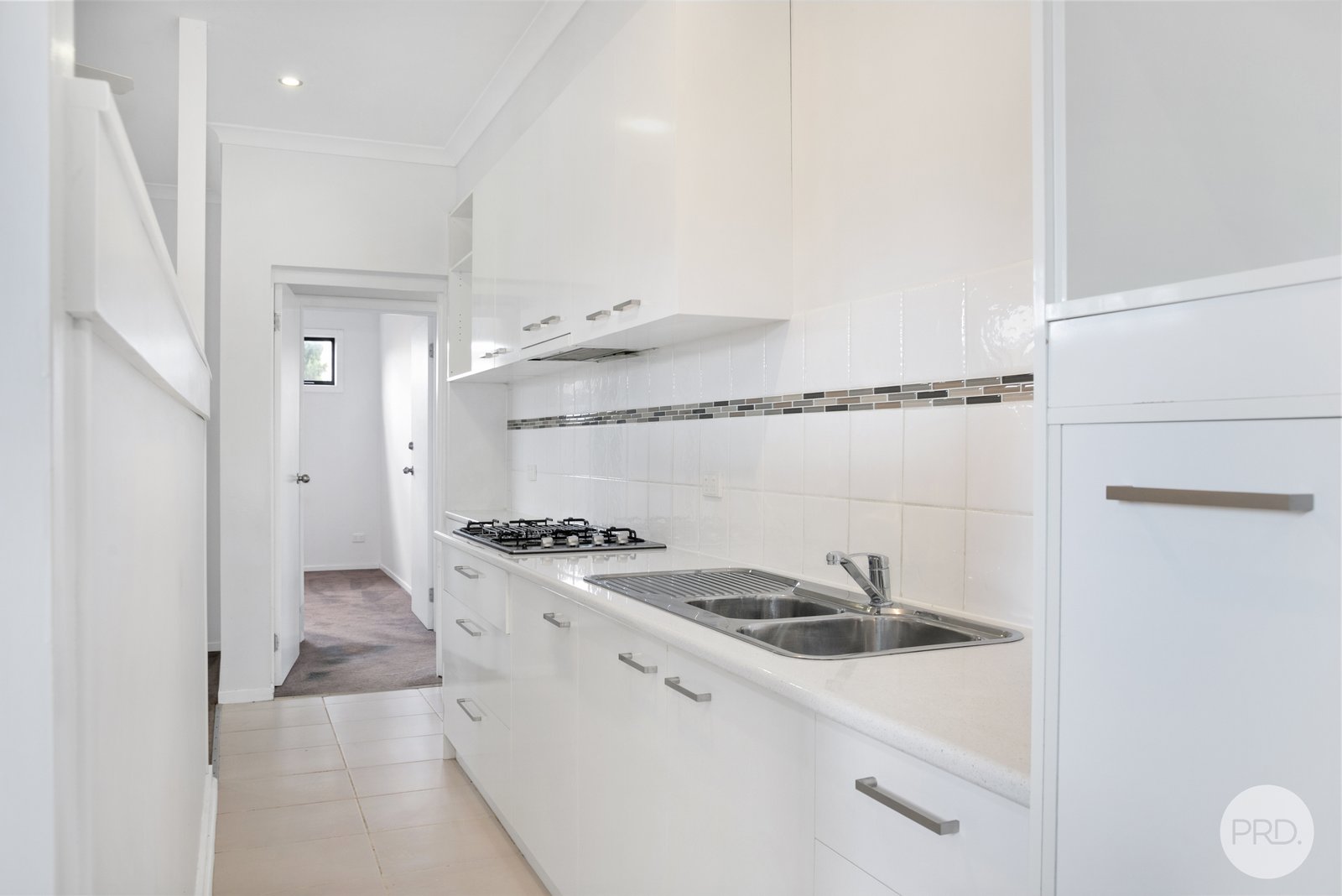 907 Geelong Road CANADIAN 8