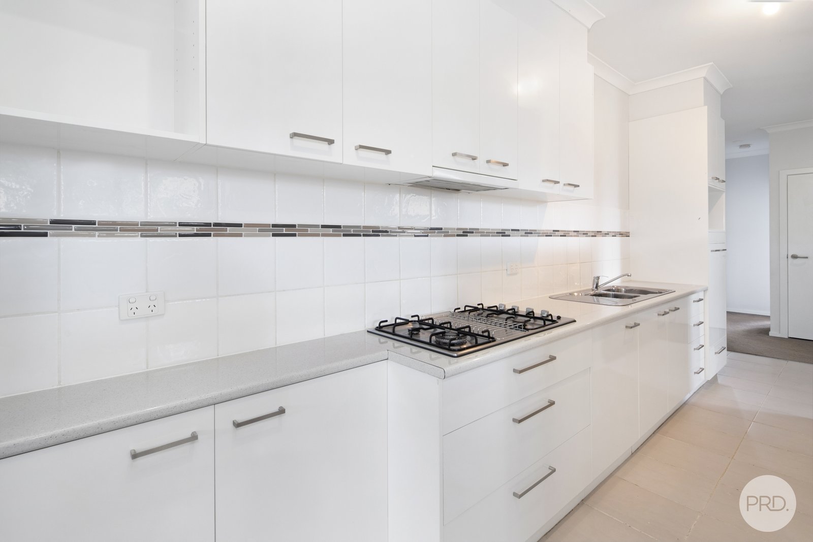 907 Geelong Road CANADIAN 9