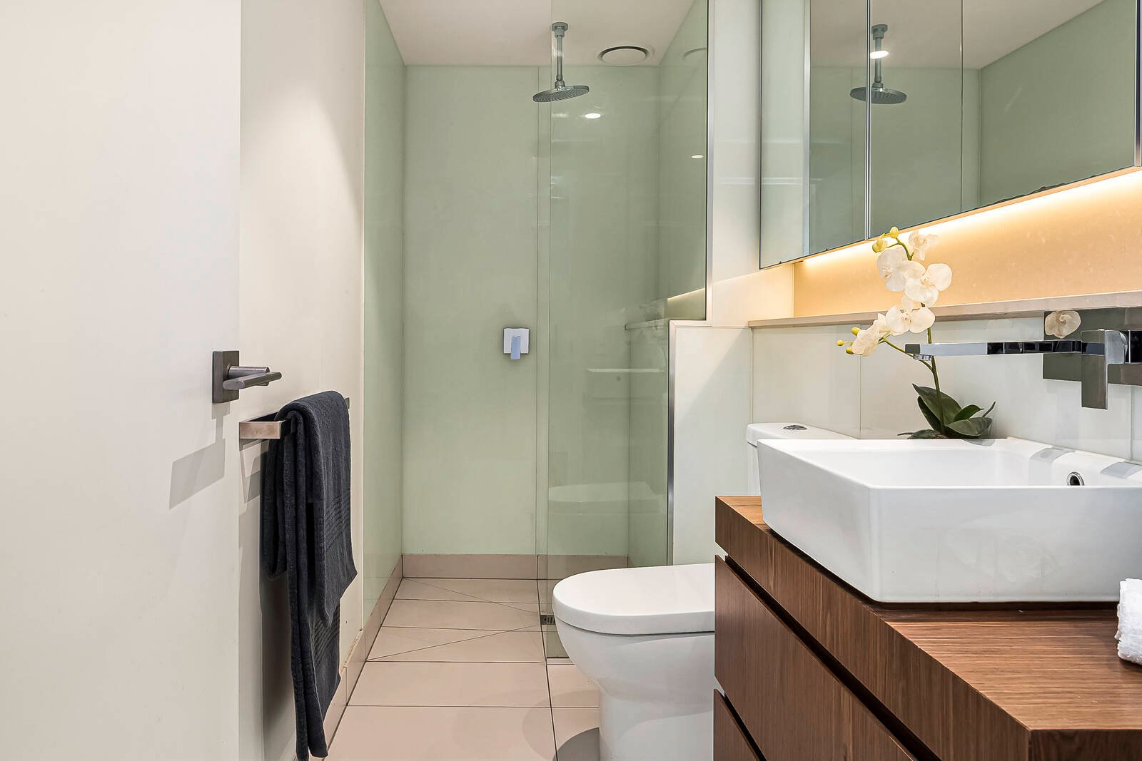 Real Estate and Property in 907/2 Claremont Street, South Yarra, VIC