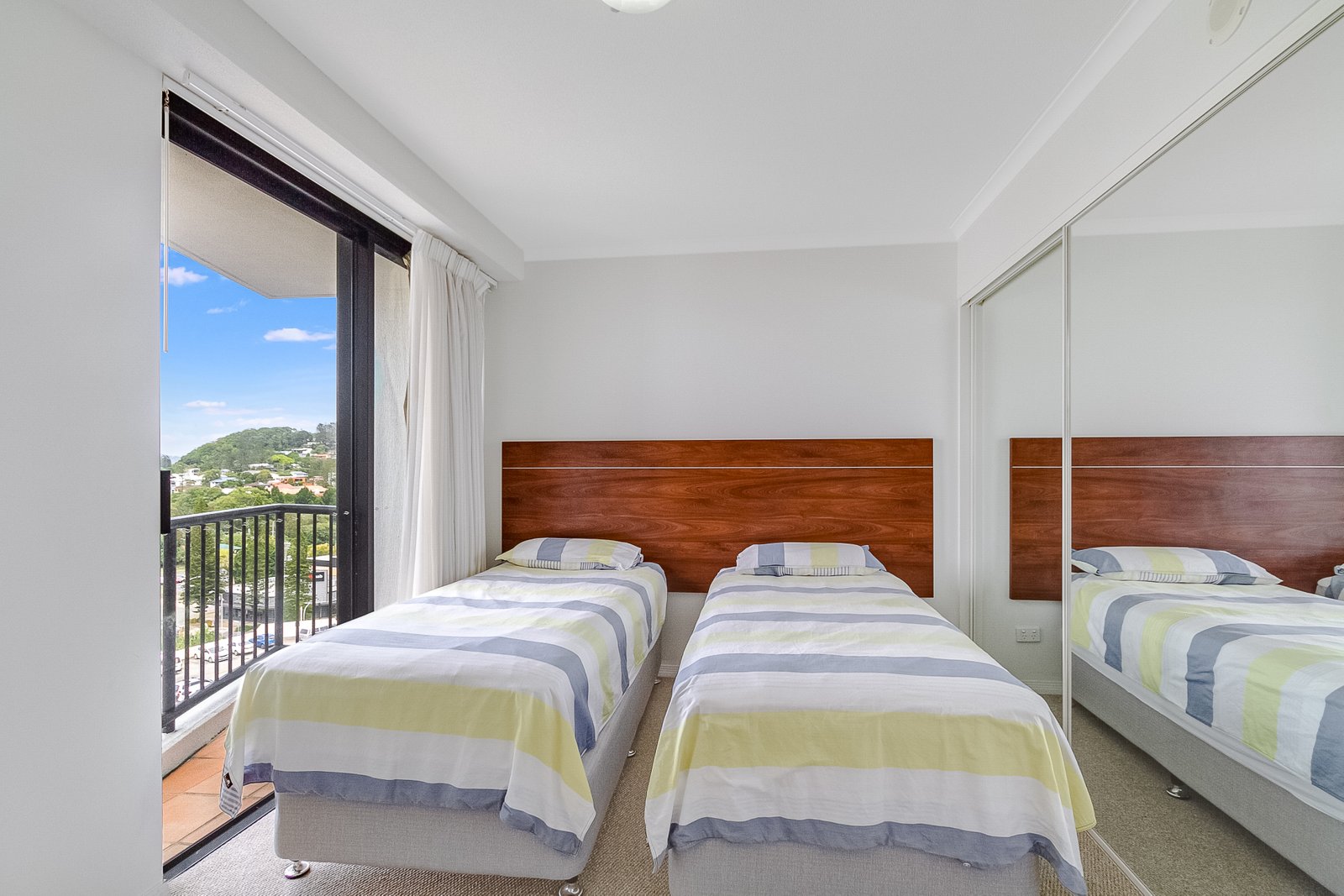 907/88 Marine Parade COOLANGATTA 5