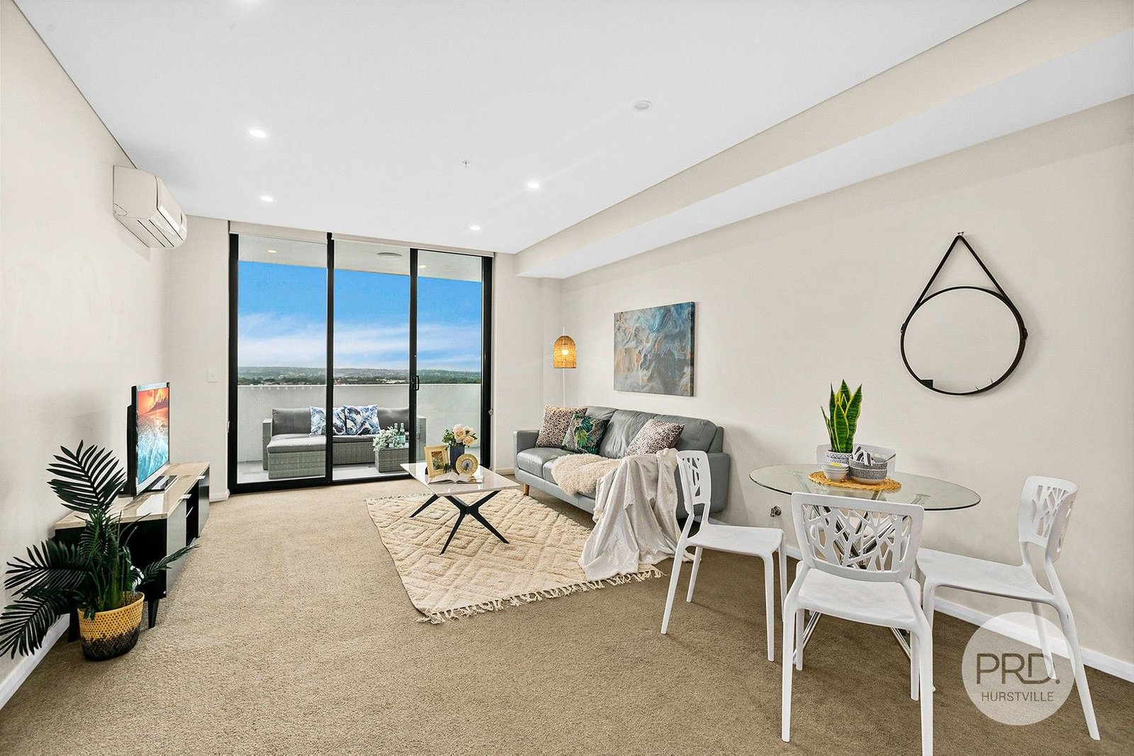 908/14 Woniora Road HURSTVILLE 2