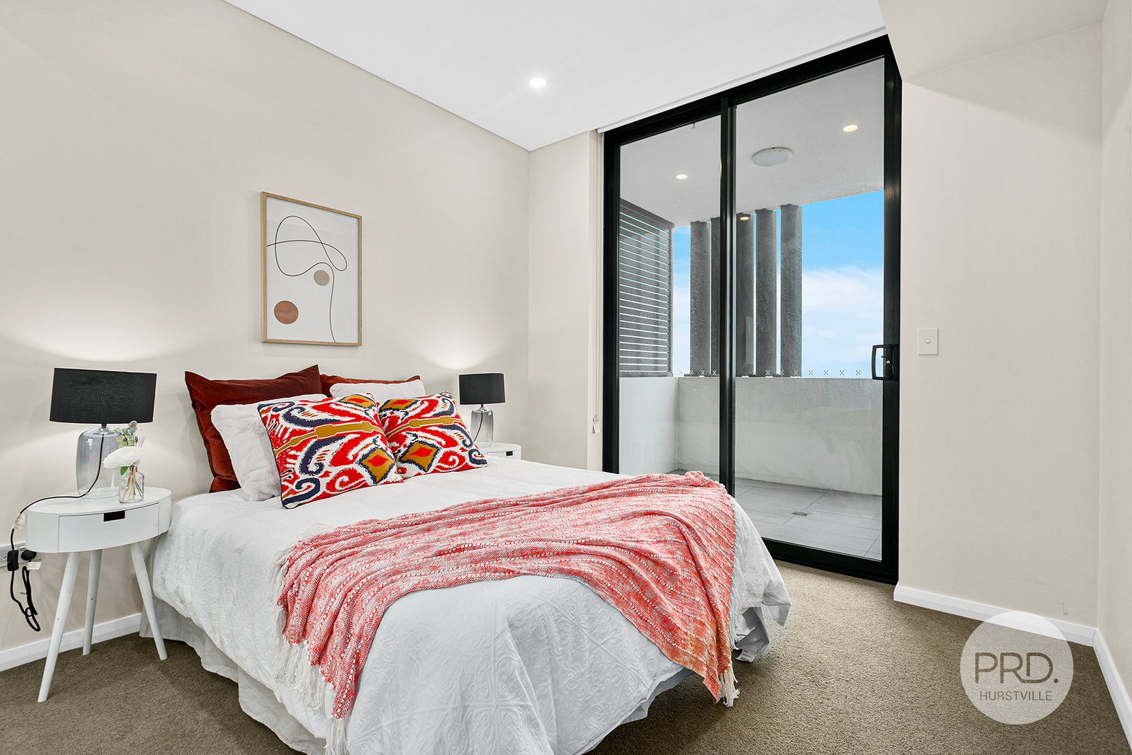 908/14 Woniora Road HURSTVILLE 4