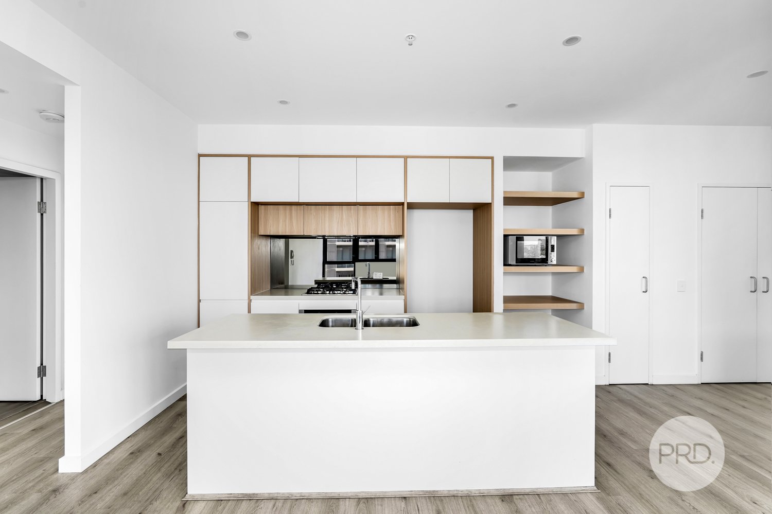 908/8 Aviators Way PENRITH 2