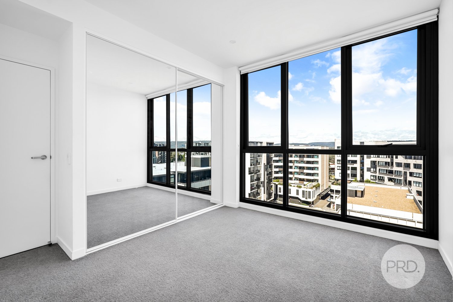 908/8 Aviators Way PENRITH 7