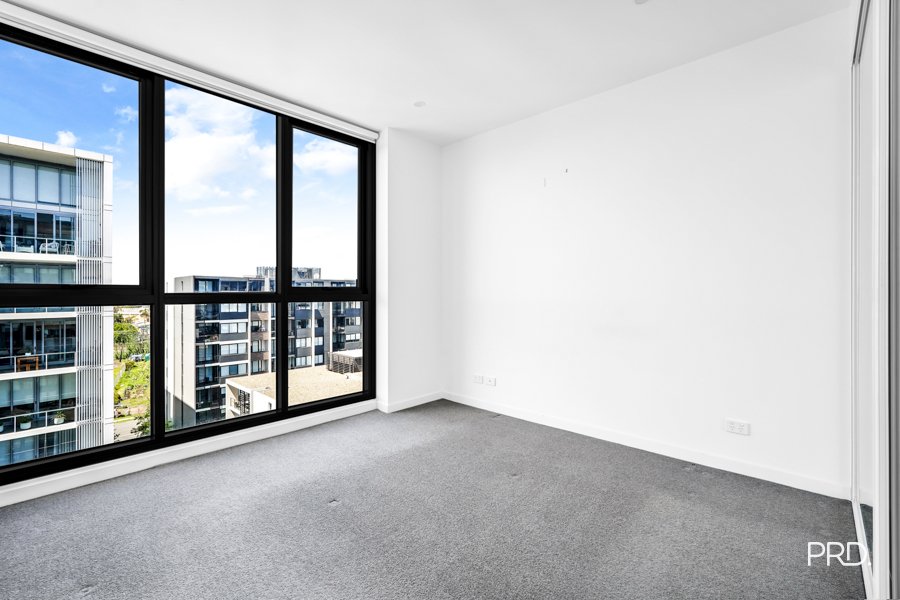 908/8 Aviators Way Penrith 5