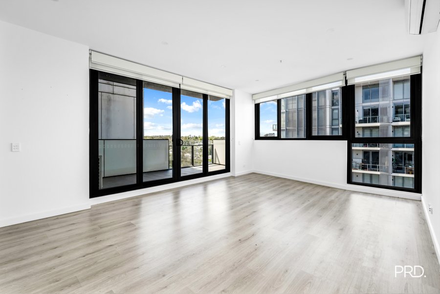 908/8 Aviators Way Penrith 10