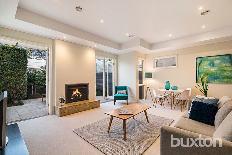Gallery: 90A Beach Road