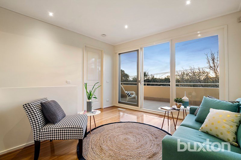 Gallery: 90A Beach Road