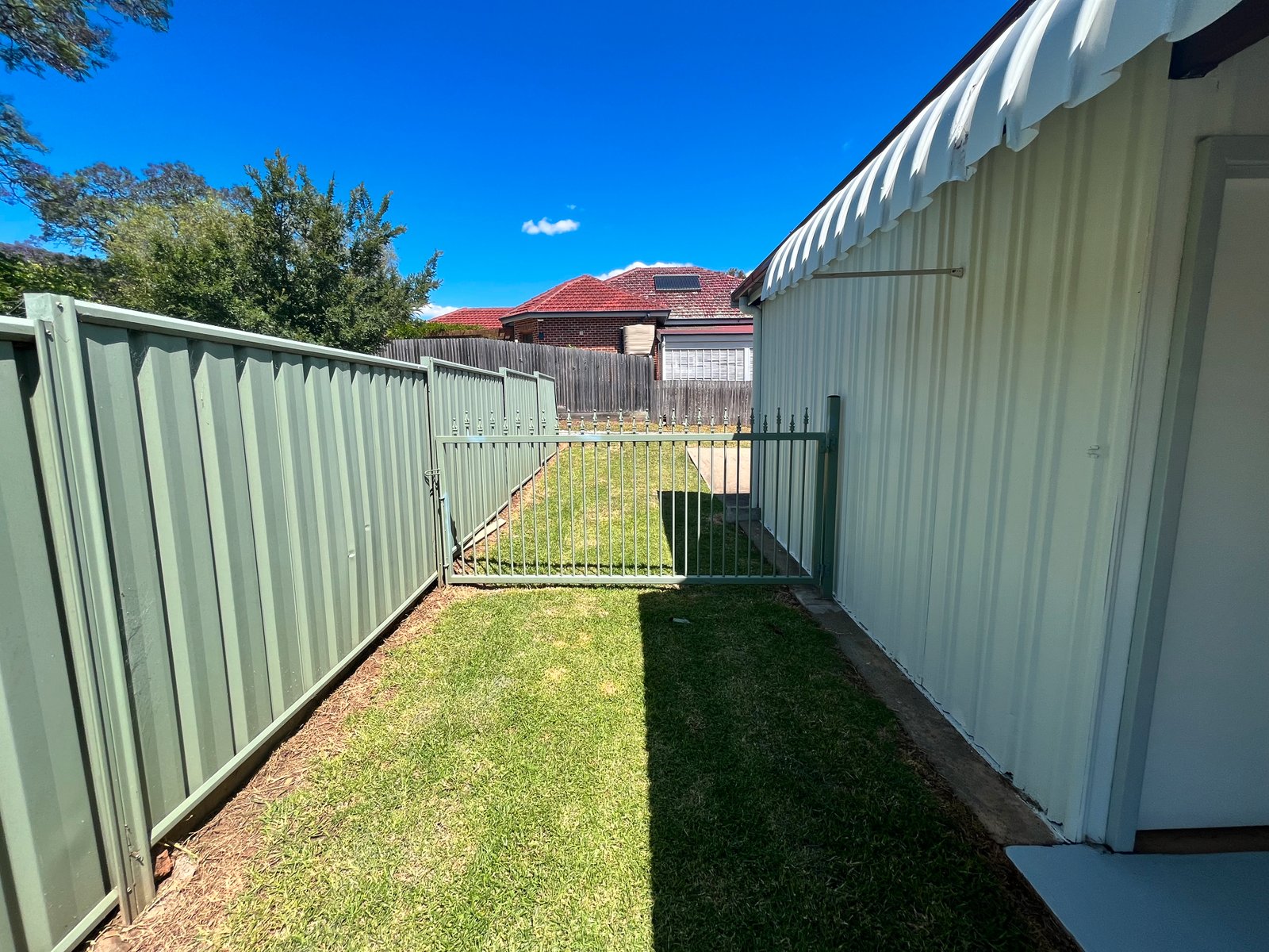 90A Rawson Avenue TAMWORTH 9