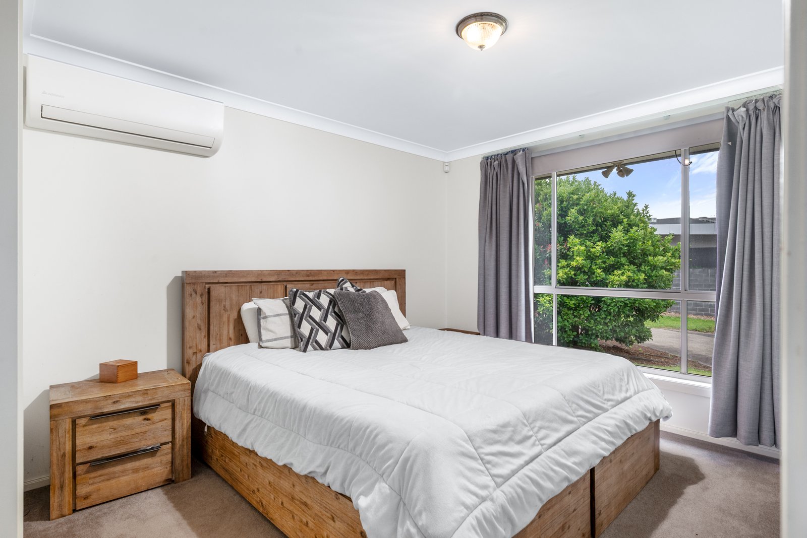 90A Tench Avenue PENRITH 15