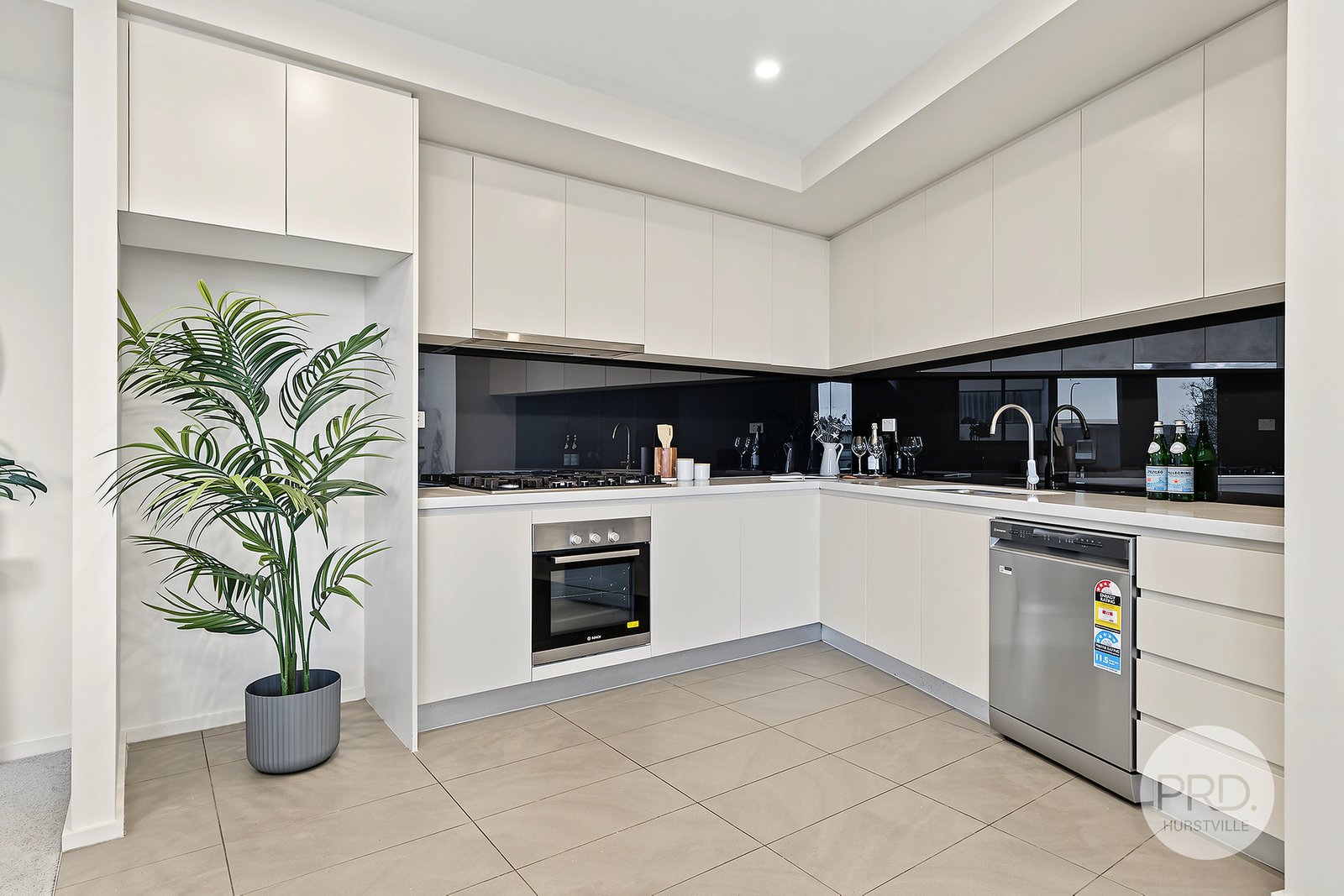 9/1-3 Railway Parade HURSTVILLE 3