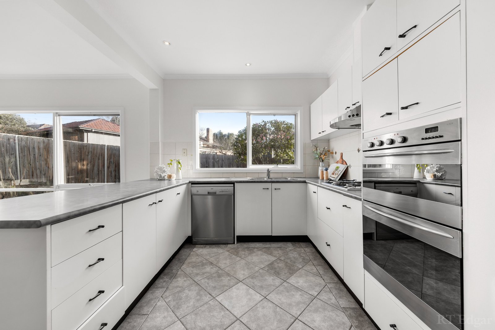 Real Estate and Property in 91 Box Hill Crescent, Mont Albert North, VIC