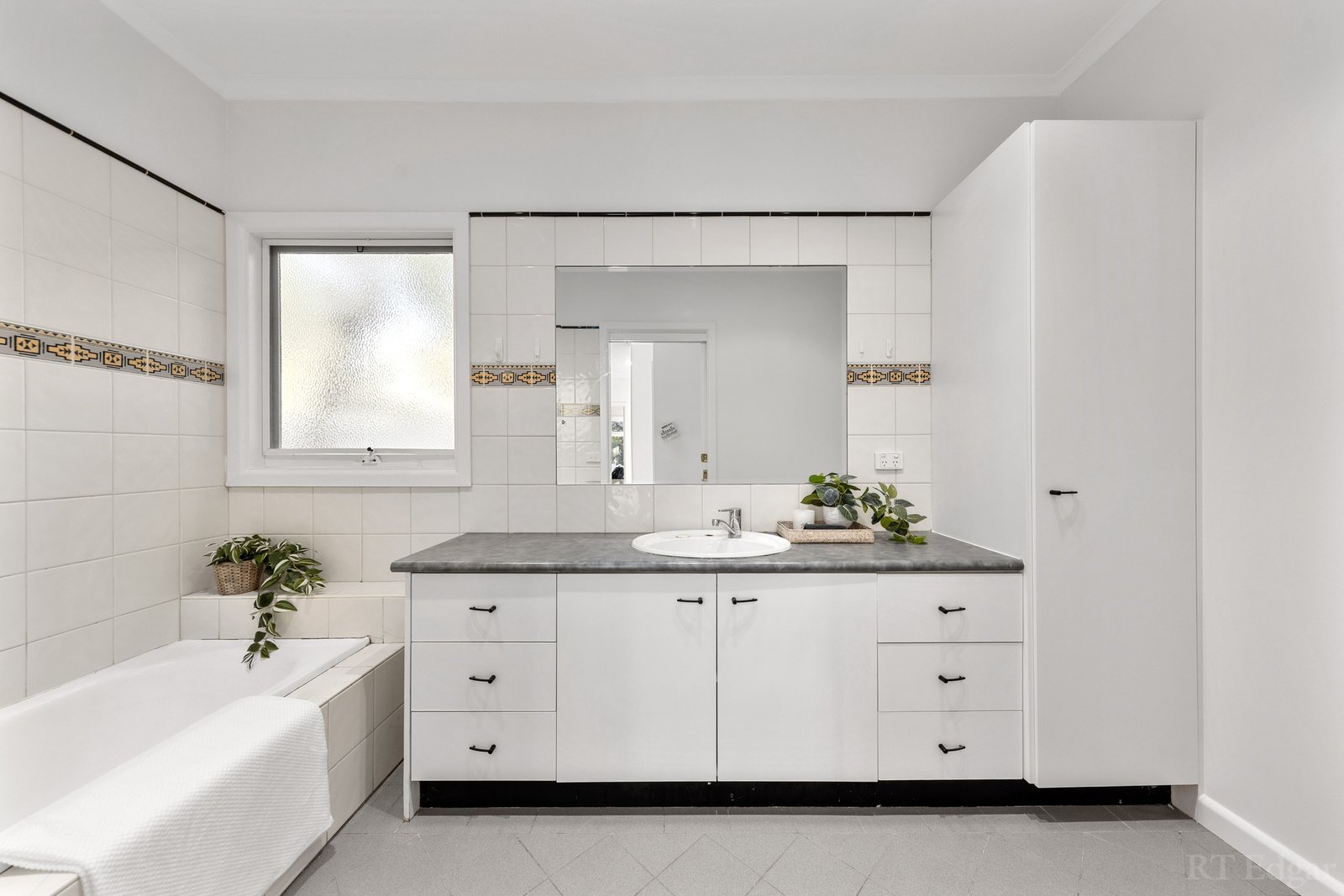 Real Estate and Property in 91 Box Hill Crescent, Mont Albert North, VIC