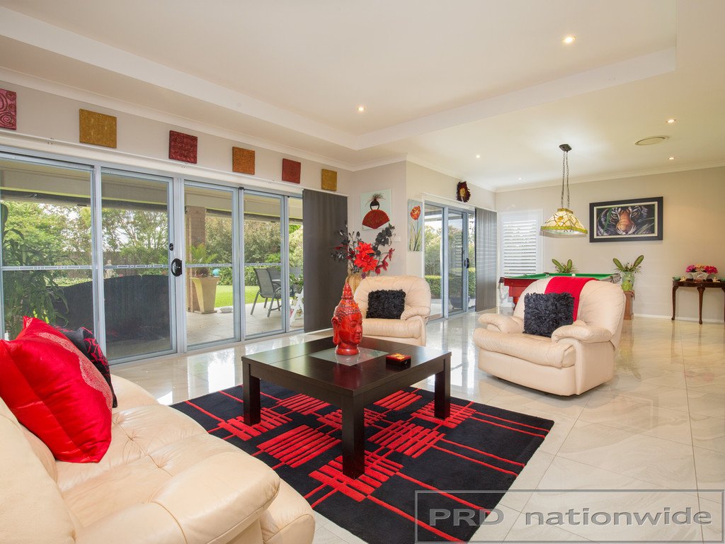 91 Canterbury Drive RAWORTH 10