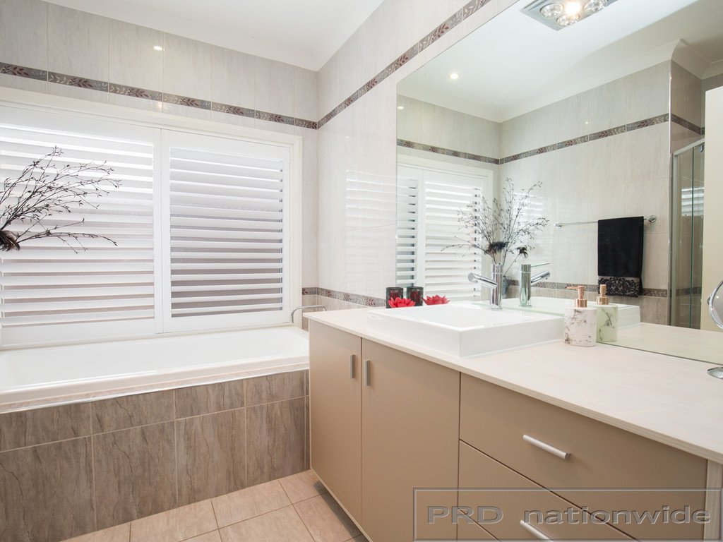 91 Canterbury Drive RAWORTH 20