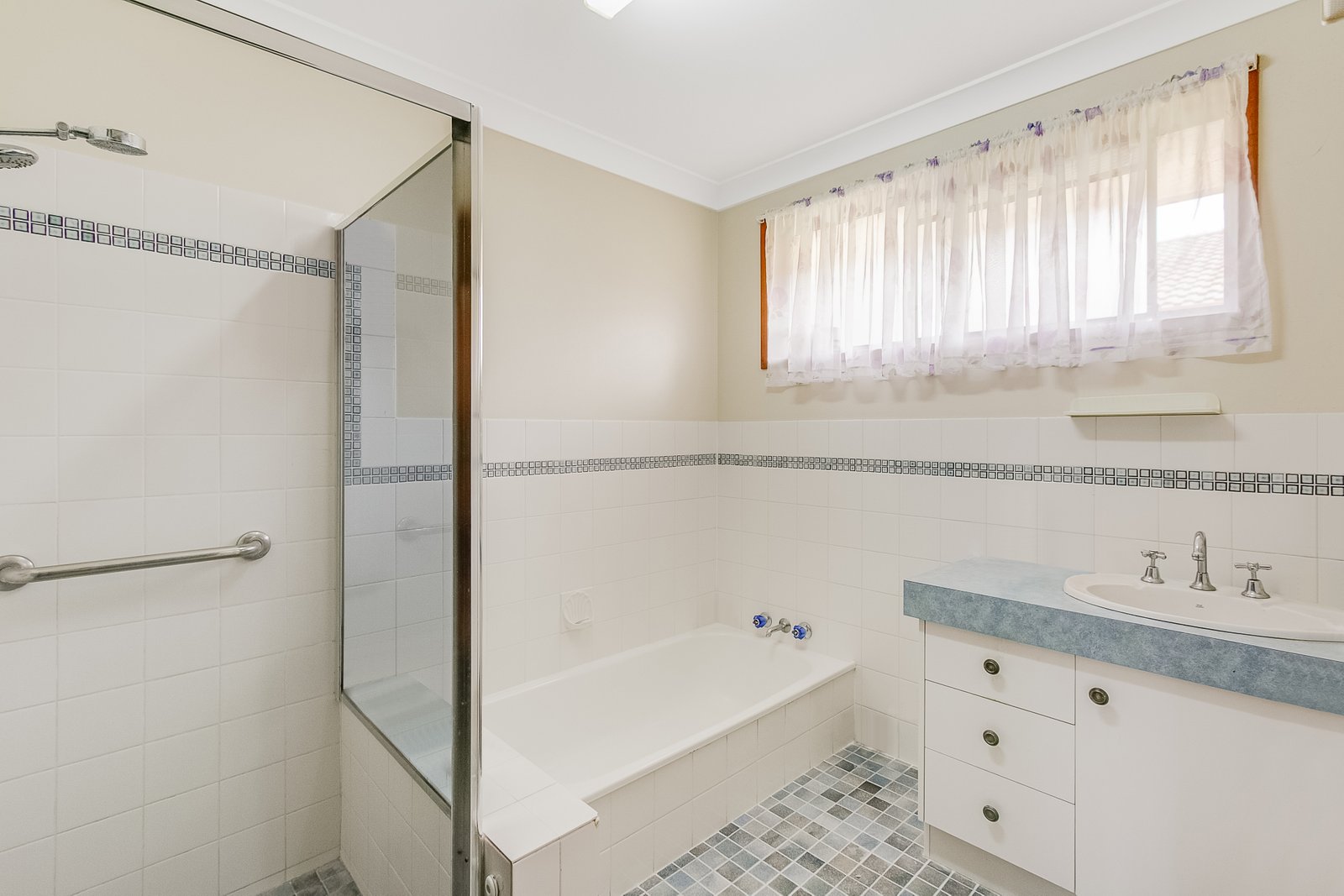 91 Companion Way TWEED HEADS 9