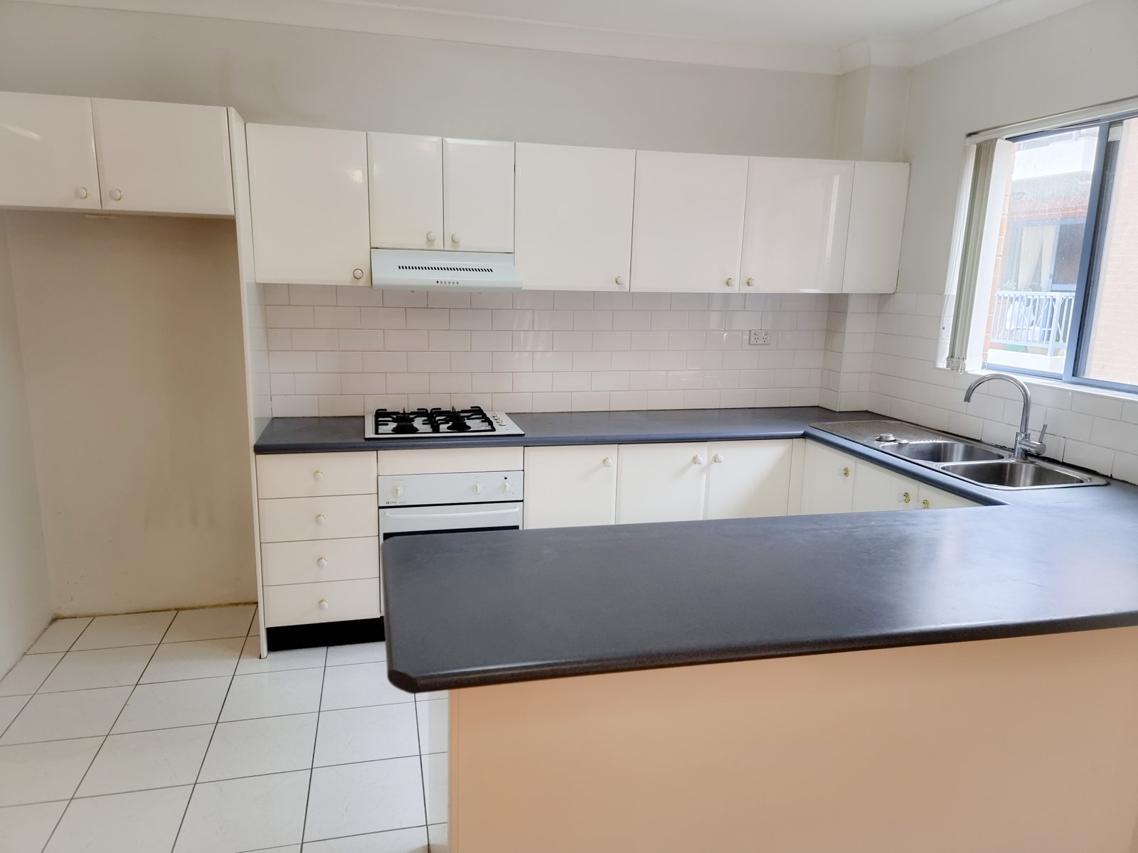 9/1 Hillcrest Ave  HURSTVILLE 3