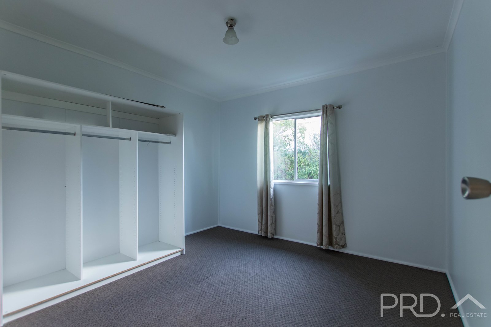 91 Lynch Street ADELONG 8