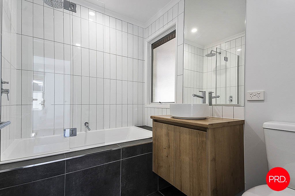 91 Olympic Parade KANGAROO FLAT 9