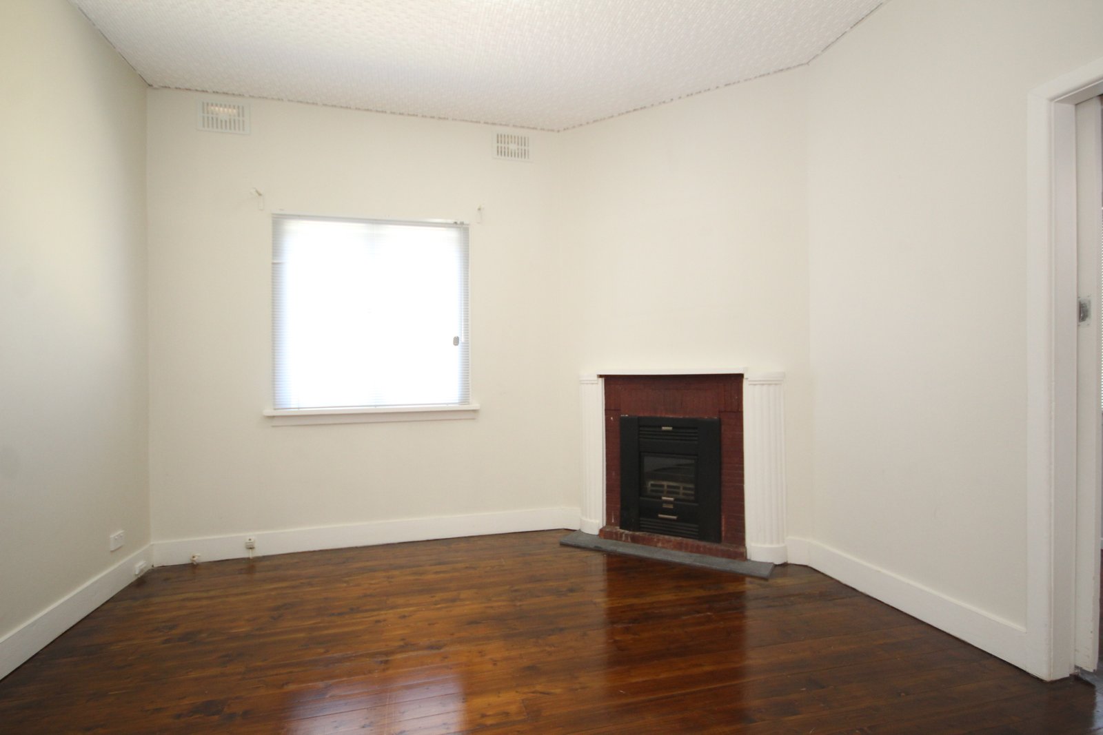 91 Remly Street ROSELANDS 3