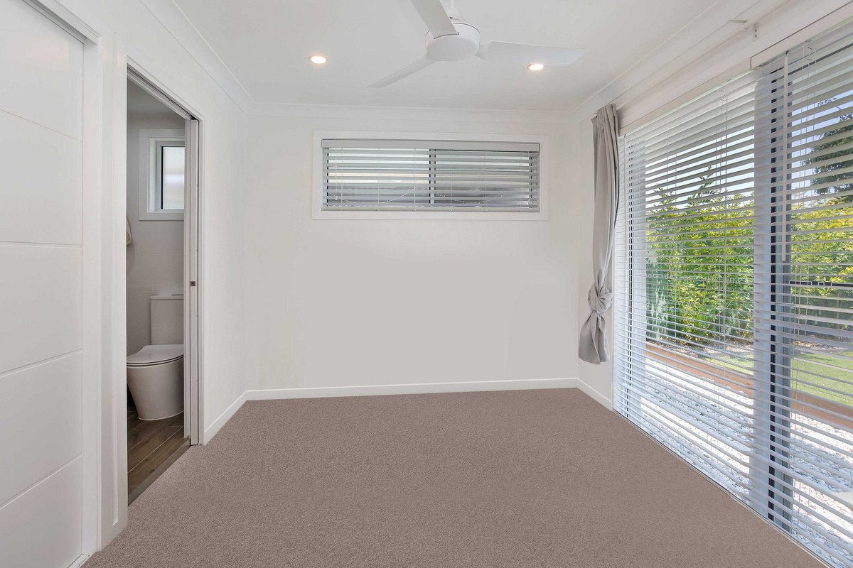 91 Vatakoula Parade Mermaid Waters 6