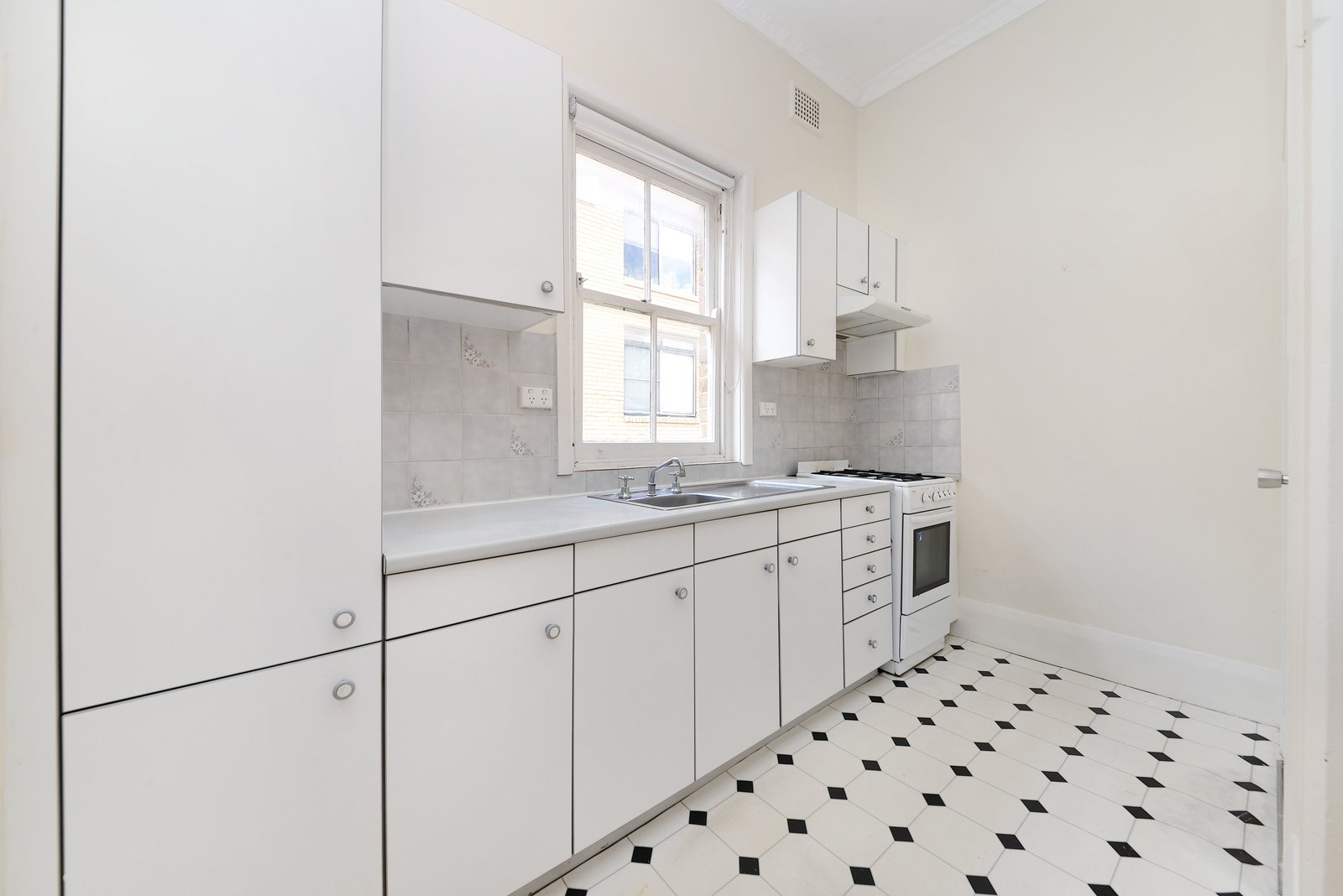 9/10-12 Kidman Street COOGEE 1
