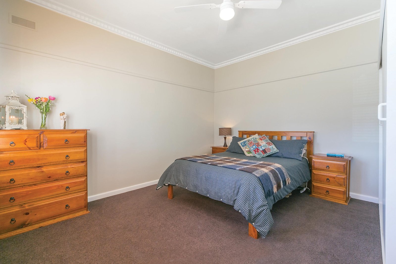 Gallery: 910 Armstrong Street North