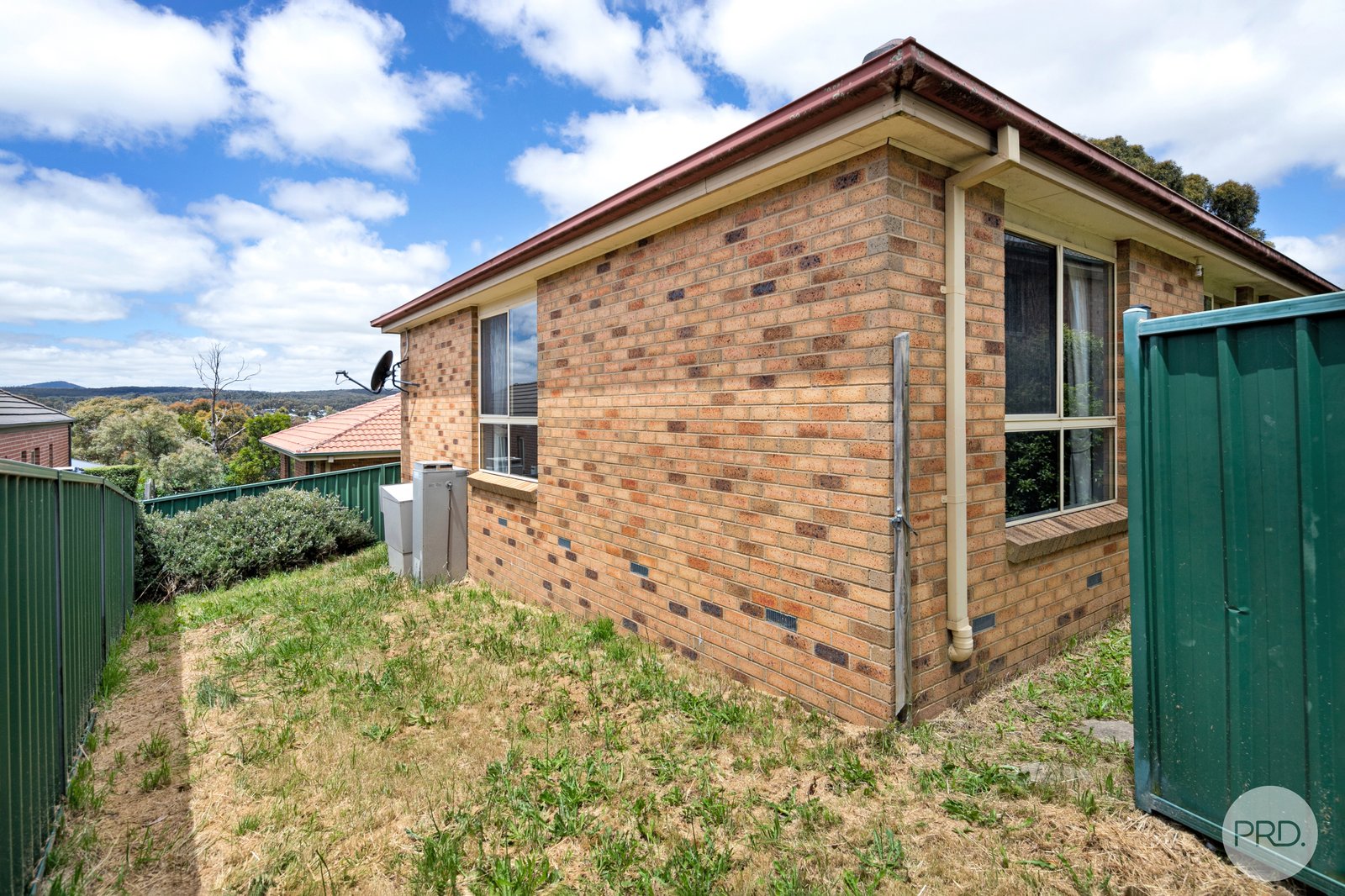 9/1010 Geelong Road CANADIAN 11