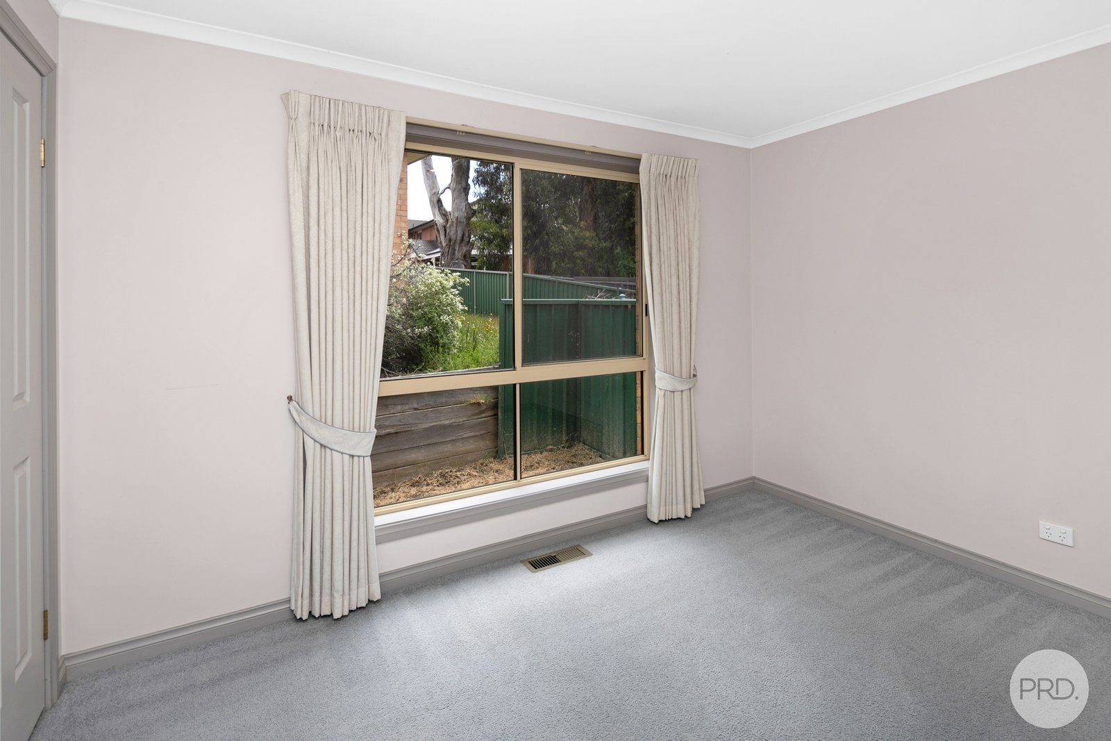 9/1010 Geelong Road CANADIAN 5