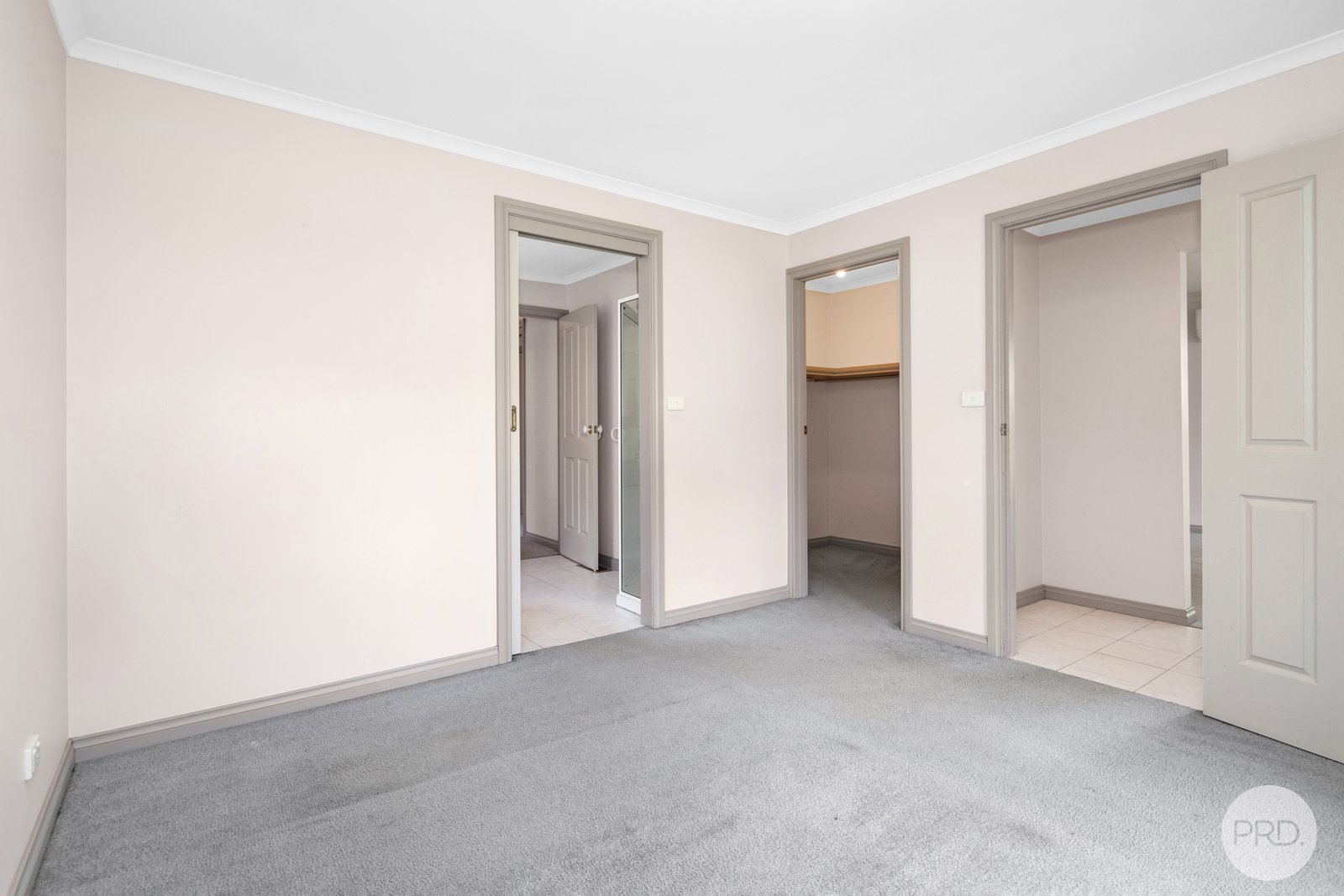 9/1010 Geelong Road CANADIAN 9