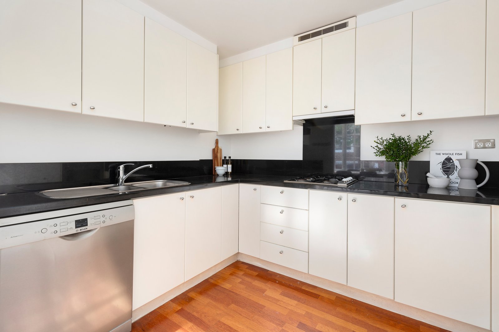 9/105 Mathoura Road, Toorak, 3142