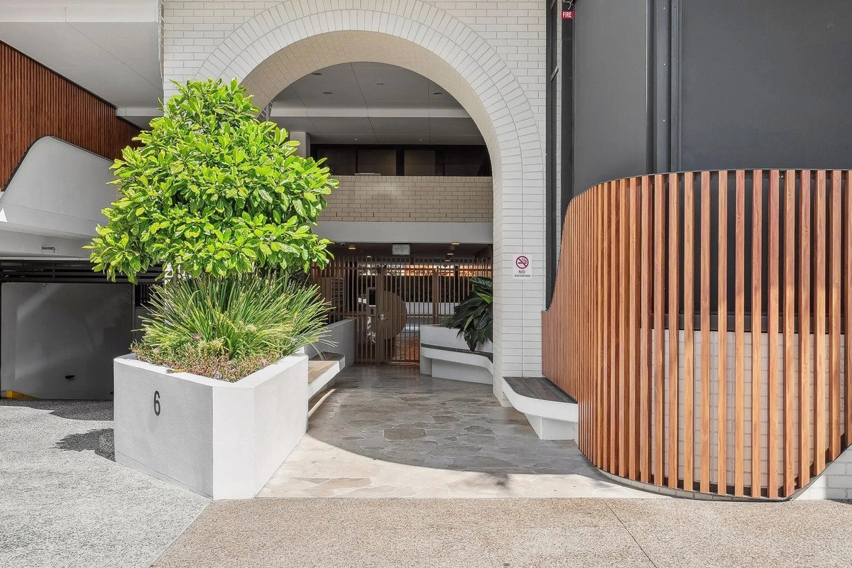 910/6 Palm Beach Avenue Palm Beach 2