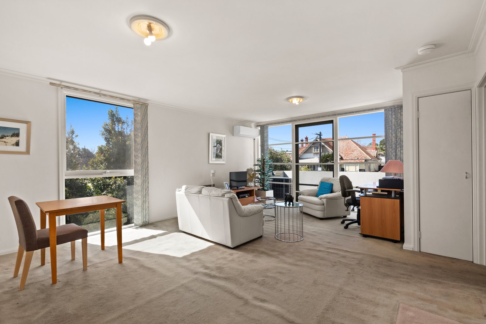 Gallery: 9/109 Hotham Street