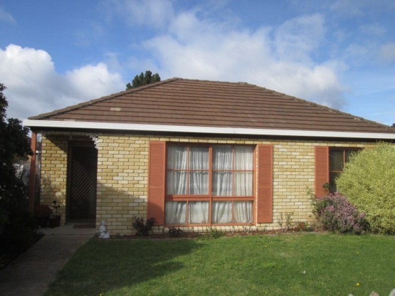 9/11-13 Luttrell Avenue BELLERIVE 1
