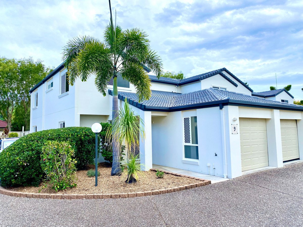 9/11 Beachcomber Court Burleigh Waters 1