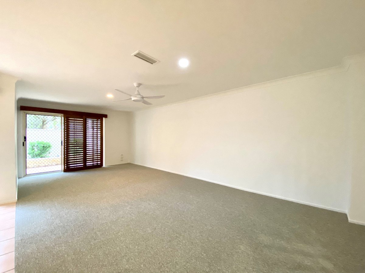 9/11 Beachcomber Court Burleigh Waters 8