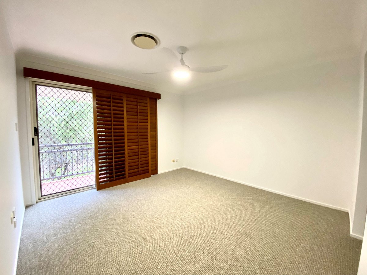 9/11 Beachcomber Court Burleigh Waters 8