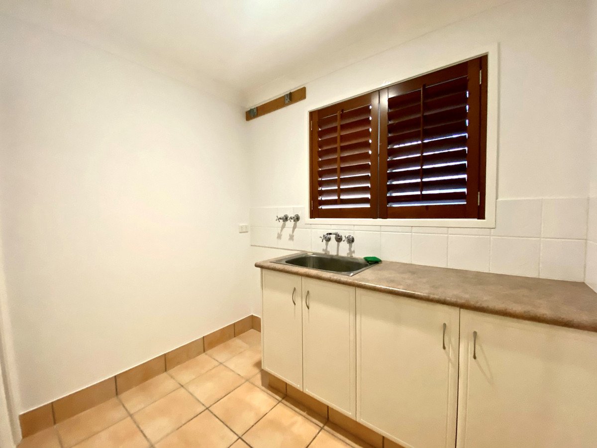 9/11 Beachcomber Court Burleigh Waters 13