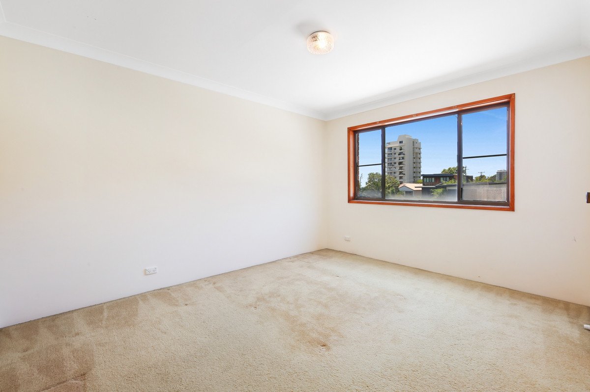 9/11 East Street BURLEIGH HEADS 10