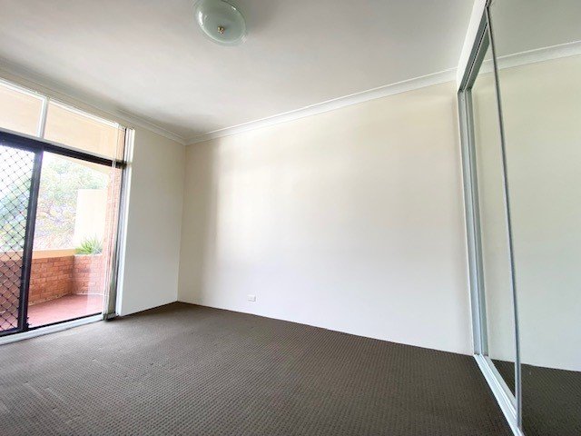 9/11 Gray Street KOGARAH 8