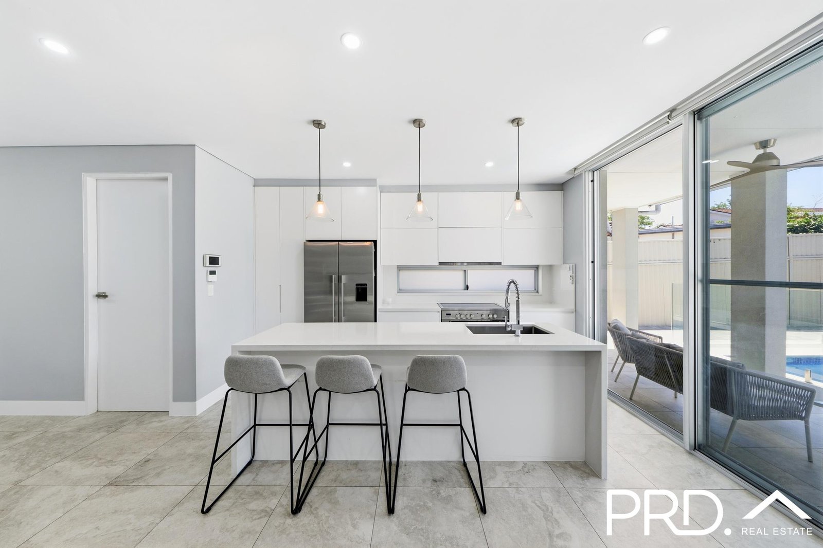 911 Henry Lawson Drive PICNIC POINT 4